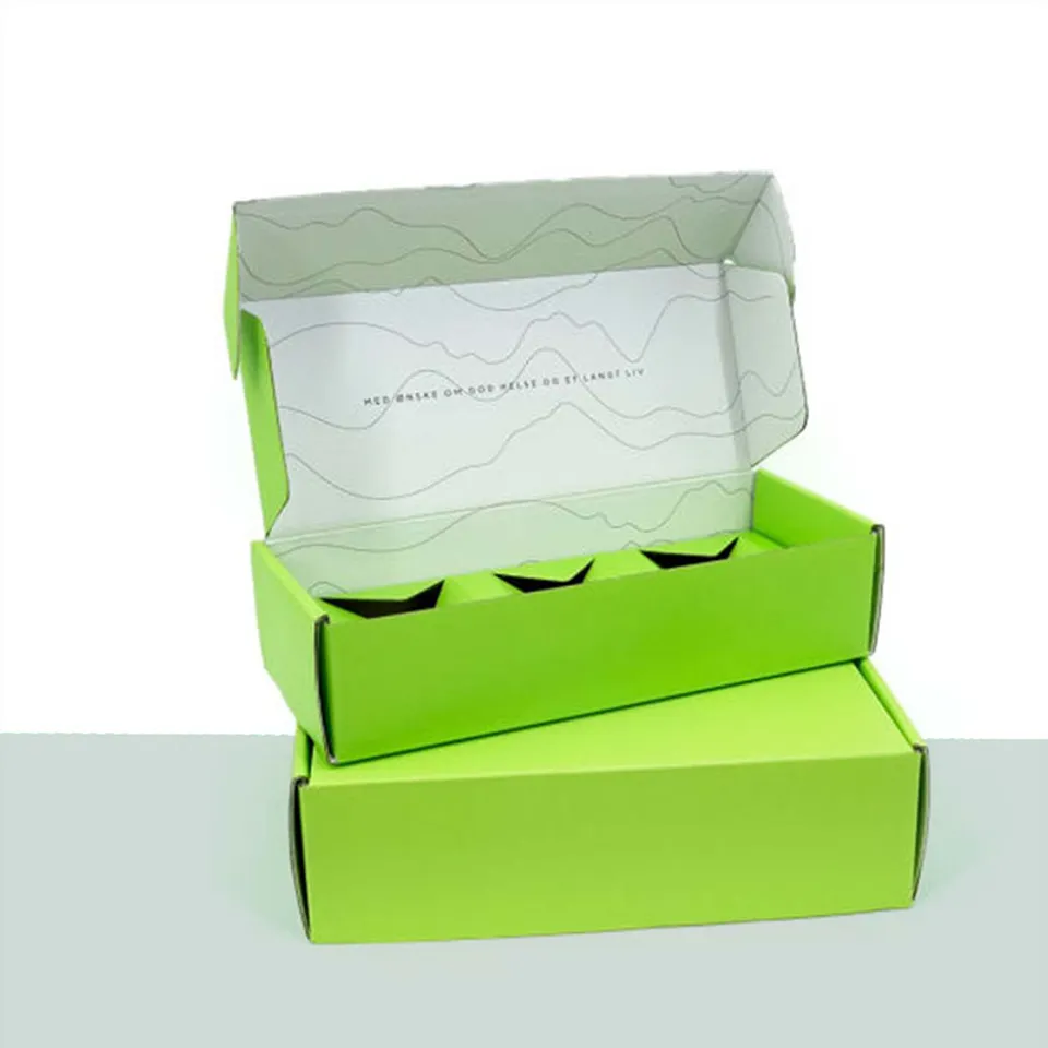 Insert Fitted Mailer Boxes: Bright printed box with a three-slot divider insert and a line pattern inside the lid